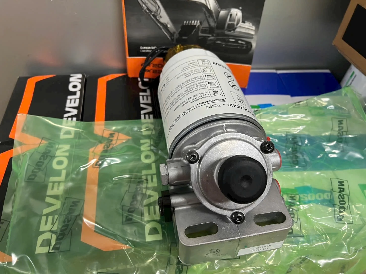 Bộ cốc lọc tách nước máy Doosan DX140W chính hãng